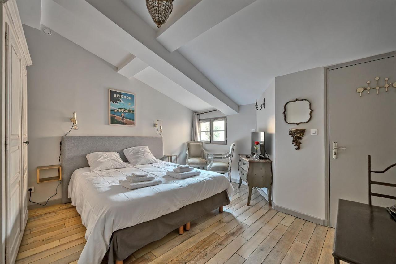 Au Coeur Des Papes, Dans Batisse De Charme Studios & Appartements En Coeur De Ville Avignon Exterior foto