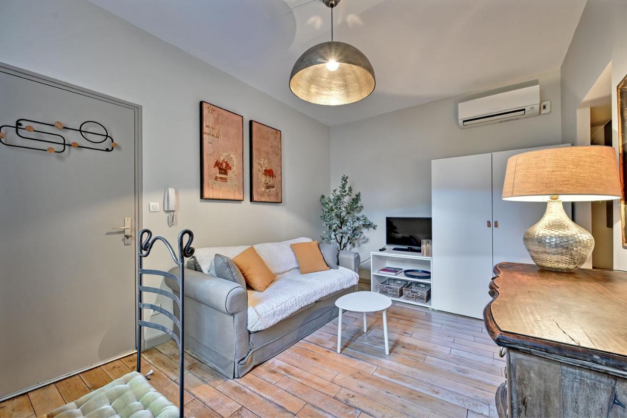 Au Coeur Des Papes, Dans Batisse De Charme Studios & Appartements En Coeur De Ville Avignon Exterior foto