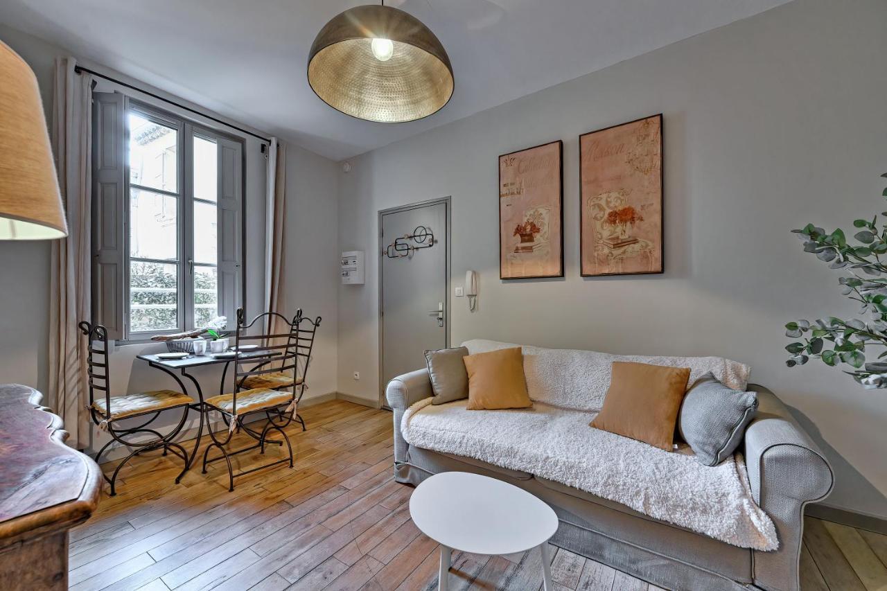 Au Coeur Des Papes, Dans Batisse De Charme Studios & Appartements En Coeur De Ville Avignon Exterior foto