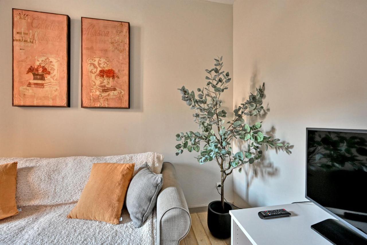 Au Coeur Des Papes, Dans Batisse De Charme Studios & Appartements En Coeur De Ville Avignon Exterior foto
