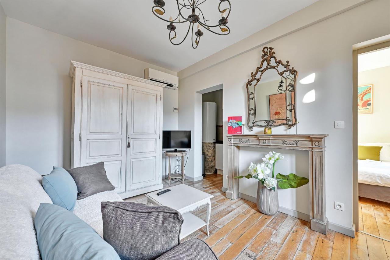 Au Coeur Des Papes, Dans Batisse De Charme Studios & Appartements En Coeur De Ville Avignon Exterior foto